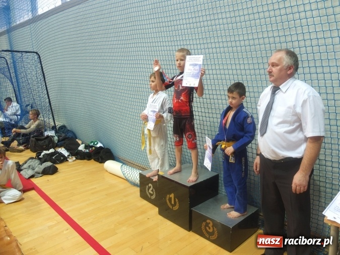 Zdjęcie w galerii na portalu naszraciborz.pl: Łamatorzy przywieźli z Katowic worek medali  wiadomości z regionu