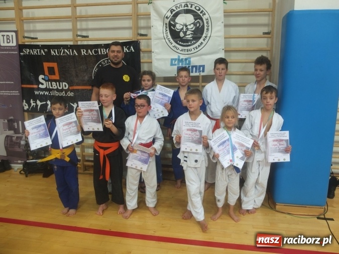 Zdjęcie w galerii na portalu naszraciborz.pl: Łamatorzy przywieźli z Katowic worek medali  wiadomości z regionu