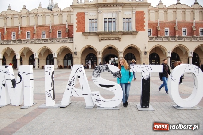 Zdjęcie w galerii na portalu naszraciborz.pl: Miasto literatury i Beksińskiego - studenci raciborskiej uczelni w Krakowie wiadomości z regionu