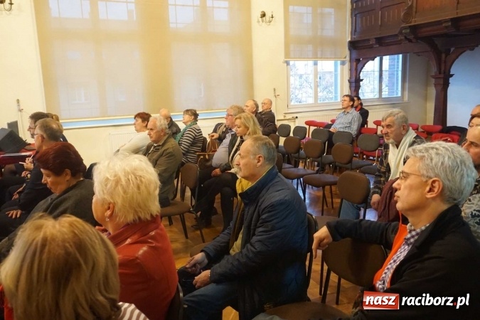 Zdjęcie w galerii na portalu naszraciborz.pl: Prezydent na Nowych Zagrodach. Jak zapobiec podtapianiu dom&oacute;w? wiadomości z regionu