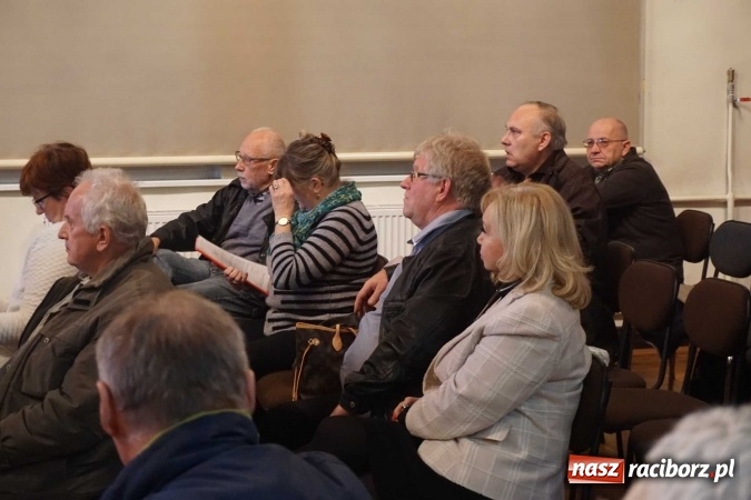 Zdjęcie w galerii na portalu naszraciborz.pl: Prezydent na Nowych Zagrodach. Jak zapobiec podtapianiu dom&oacute;w? wiadomości z regionu