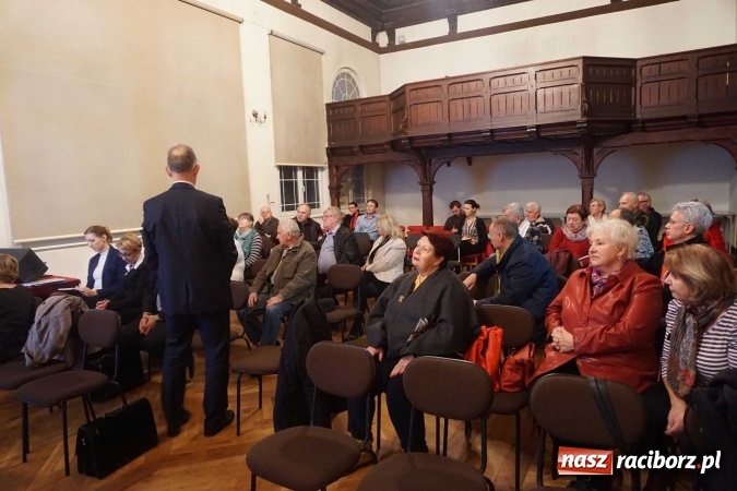Zdjęcie w galerii na portalu naszraciborz.pl: Prezydent na Nowych Zagrodach. Jak zapobiec podtapianiu dom&oacute;w? wiadomości z regionu