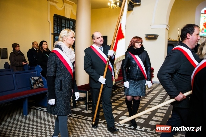 Zdjęcie w galerii na portalu naszraciborz.pl: Szkoła Podstawowa nr 3 w Raciborzu-Brzeziu ma nowy sztandar wiadomości z regionu