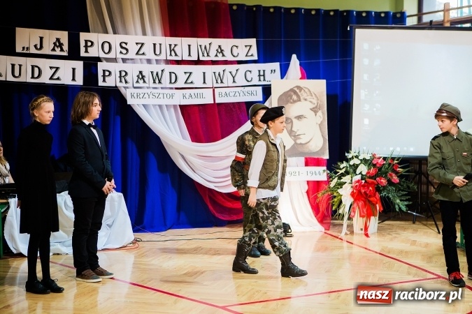 Zdjęcie w galerii na portalu naszraciborz.pl: Szkoła Podstawowa nr 3 w Raciborzu-Brzeziu ma nowy sztandar wiadomości z regionu