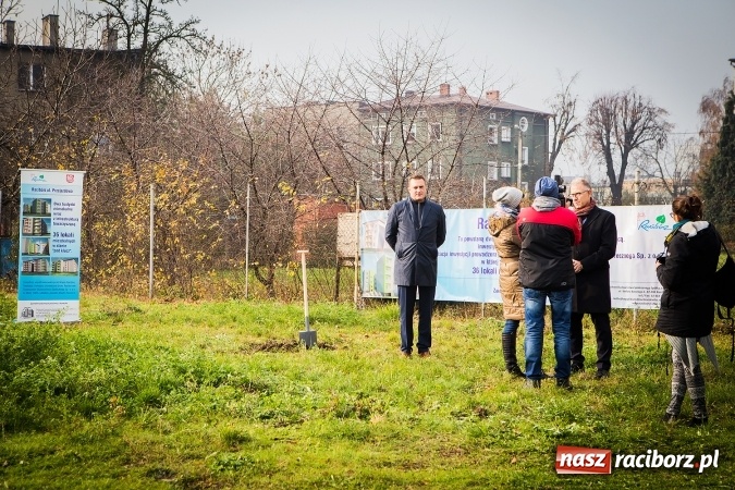 Zdjęcie w galerii na portalu naszraciborz.pl: Przy ulicy Przejazdowej ruszyła budowa nowych mieszkań Raciborskiego Towarzystwa Budownictwa Społecznego wiadomości z regionu