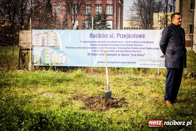 Zdjęcie w galerii na portalu naszraciborz.pl: Przy ulicy Przejazdowej ruszyła budowa nowych mieszkań Raciborskiego Towarzystwa Budownictwa Społecznego wiadomości z regionu