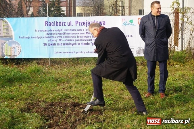 Zdjęcie w galerii na portalu naszraciborz.pl: Przy ulicy Przejazdowej ruszyła budowa nowych mieszkań Raciborskiego Towarzystwa Budownictwa Społecznego wiadomości z regionu