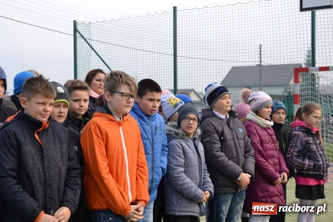 Zdjęcie w galerii na portalu naszraciborz.pl: Uroczyste otwarcie wielofunkcyjnego boiska sportowego przy szkole w Bieńkowicach  wiadomości z regionu