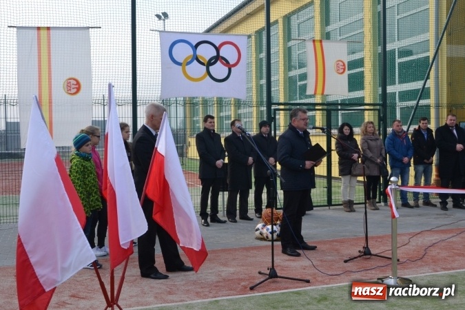 Zdjęcie w galerii na portalu naszraciborz.pl: Uroczyste otwarcie wielofunkcyjnego boiska sportowego przy szkole w Bieńkowicach  wiadomości z regionu