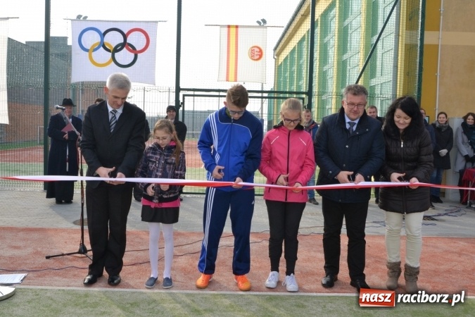 Zdjęcie w galerii na portalu naszraciborz.pl: Uroczyste otwarcie wielofunkcyjnego boiska sportowego przy szkole w Bieńkowicach  wiadomości z regionu