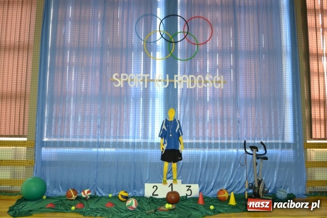 Zdjęcie w galerii na portalu naszraciborz.pl: Uroczyste otwarcie wielofunkcyjnego boiska sportowego przy szkole w Bieńkowicach  wiadomości z regionu