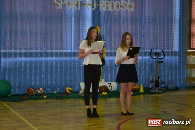 Zdjęcie w galerii na portalu naszraciborz.pl: Uroczyste otwarcie wielofunkcyjnego boiska sportowego przy szkole w Bieńkowicach  wiadomości z regionu