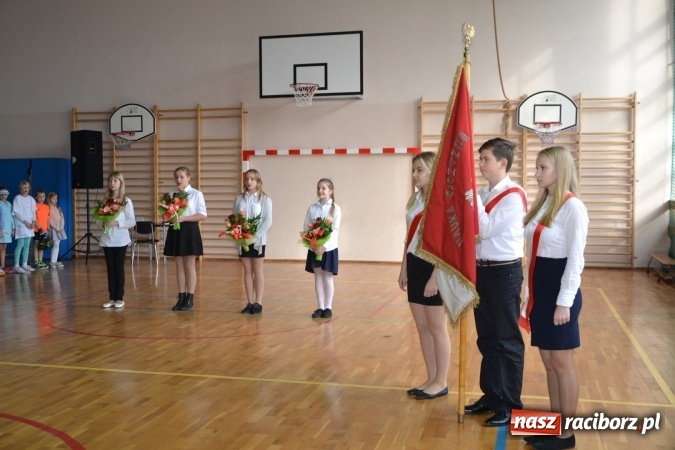 Zdjęcie w galerii na portalu naszraciborz.pl: Uroczyste otwarcie wielofunkcyjnego boiska sportowego przy szkole w Bieńkowicach  wiadomości z regionu
