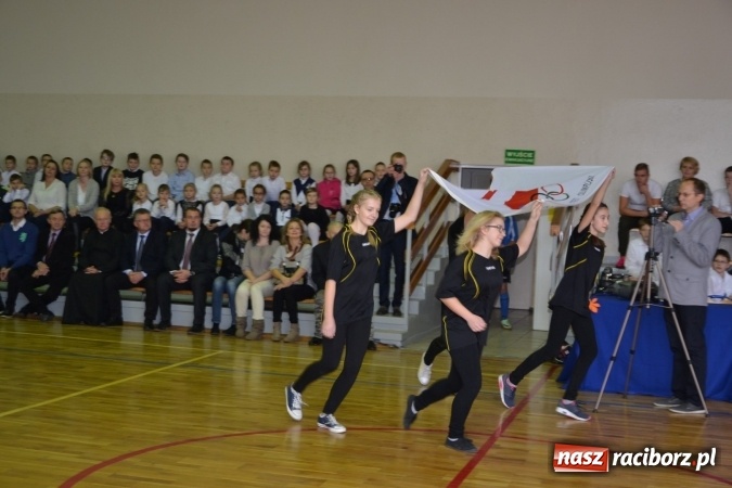 Zdjęcie w galerii na portalu naszraciborz.pl: Uroczyste otwarcie wielofunkcyjnego boiska sportowego przy szkole w Bieńkowicach  wiadomości z regionu