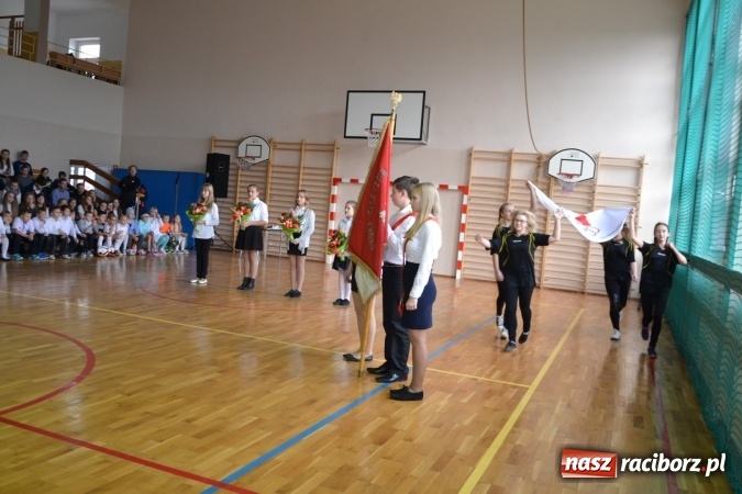 Zdjęcie w galerii na portalu naszraciborz.pl: Uroczyste otwarcie wielofunkcyjnego boiska sportowego przy szkole w Bieńkowicach  wiadomości z regionu