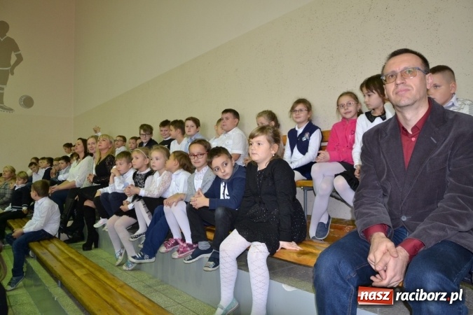 Zdjęcie w galerii na portalu naszraciborz.pl: Uroczyste otwarcie wielofunkcyjnego boiska sportowego przy szkole w Bieńkowicach  wiadomości z regionu