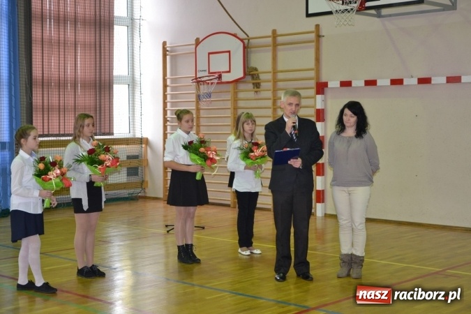 Zdjęcie w galerii na portalu naszraciborz.pl: Uroczyste otwarcie wielofunkcyjnego boiska sportowego przy szkole w Bieńkowicach  wiadomości z regionu