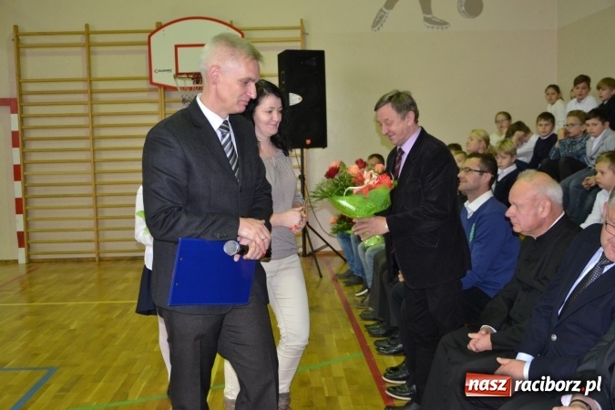 Zdjęcie w galerii na portalu naszraciborz.pl: Uroczyste otwarcie wielofunkcyjnego boiska sportowego przy szkole w Bieńkowicach  wiadomości z regionu