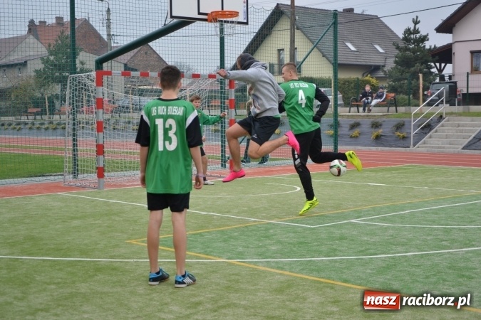 Zdjęcie w galerii na portalu naszraciborz.pl: Uroczyste otwarcie wielofunkcyjnego boiska sportowego przy szkole w Bieńkowicach  wiadomości z regionu