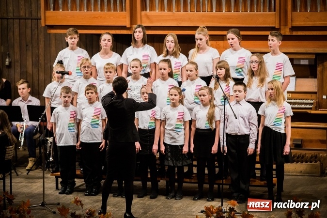 Zdjęcie w galerii na portalu naszraciborz.pl: Koncert Muzyki Polskiej w szkole muzycznej wiadomości z regionu