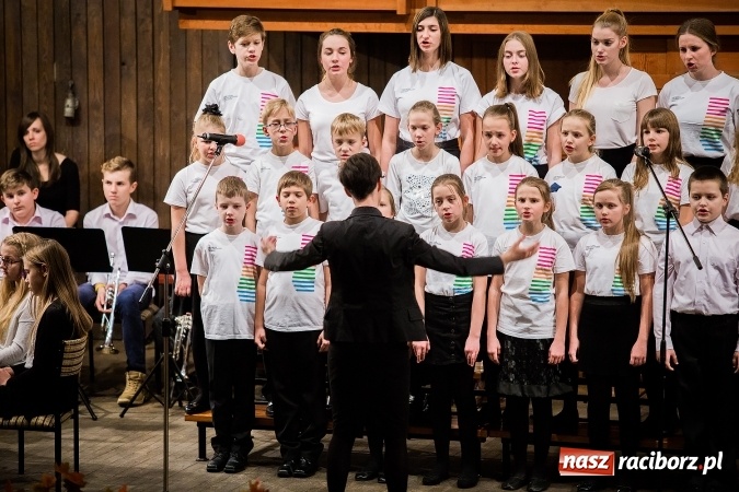 Zdjęcie w galerii na portalu naszraciborz.pl: Koncert Muzyki Polskiej w szkole muzycznej wiadomości z regionu