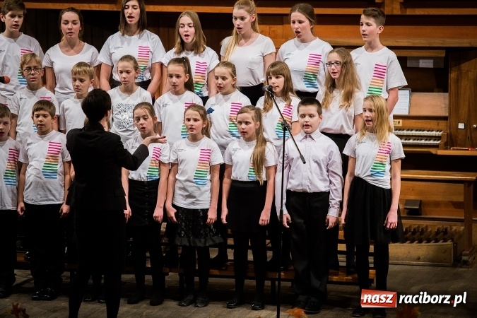 Zdjęcie w galerii na portalu naszraciborz.pl: Koncert Muzyki Polskiej w szkole muzycznej wiadomości z regionu