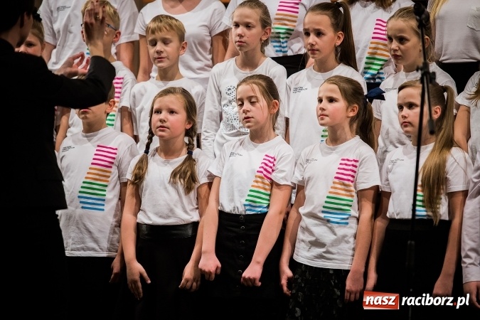 Zdjęcie w galerii na portalu naszraciborz.pl: Koncert Muzyki Polskiej w szkole muzycznej wiadomości z regionu