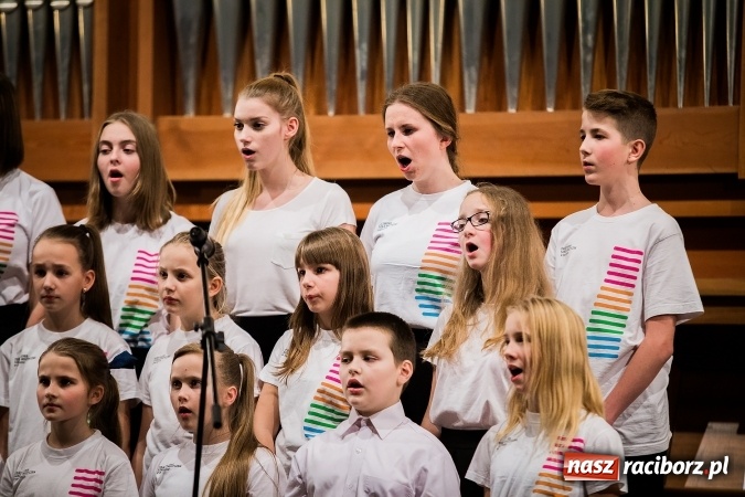 Zdjęcie w galerii na portalu naszraciborz.pl: Koncert Muzyki Polskiej w szkole muzycznej wiadomości z regionu