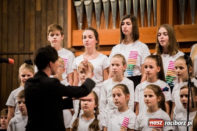 Zdjęcie w galerii na portalu naszraciborz.pl: Koncert Muzyki Polskiej w szkole muzycznej wiadomości z regionu