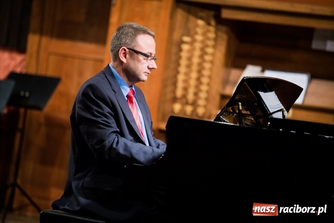 Zdjęcie w galerii na portalu naszraciborz.pl: Koncert Muzyki Polskiej w szkole muzycznej wiadomości z regionu