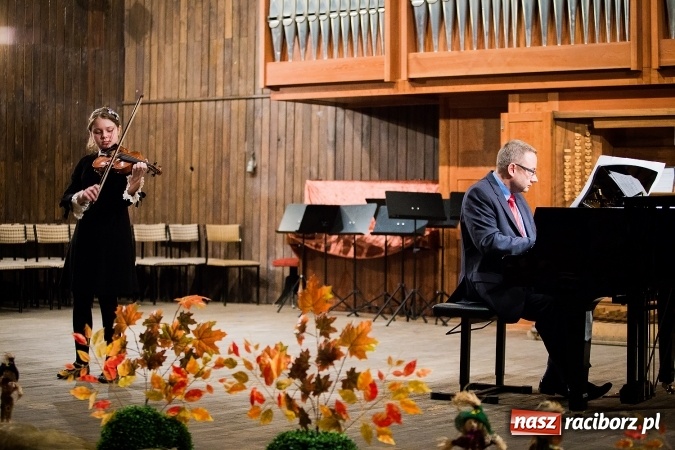 Zdjęcie w galerii na portalu naszraciborz.pl: Koncert Muzyki Polskiej w szkole muzycznej wiadomości z regionu
