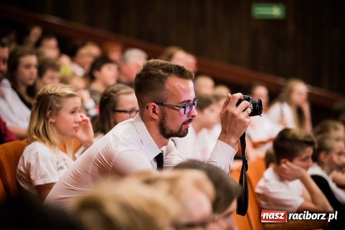 Zdjęcie w galerii na portalu naszraciborz.pl: Koncert Muzyki Polskiej w szkole muzycznej wiadomości z regionu