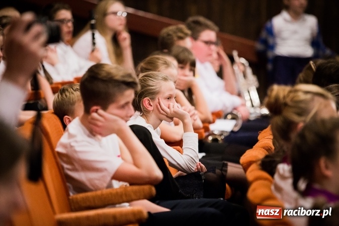 Zdjęcie w galerii na portalu naszraciborz.pl: Koncert Muzyki Polskiej w szkole muzycznej wiadomości z regionu