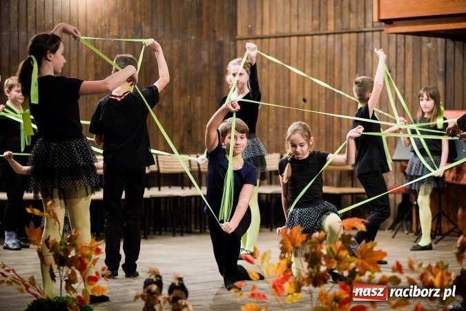 Zdjęcie w galerii na portalu naszraciborz.pl: Koncert Muzyki Polskiej w szkole muzycznej wiadomości z regionu