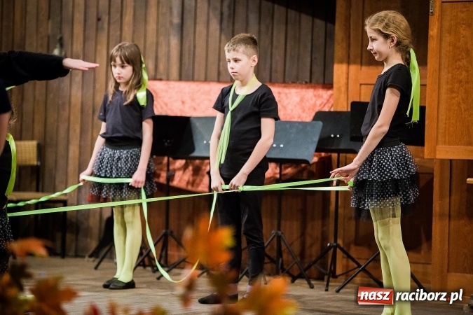 Zdjęcie w galerii na portalu naszraciborz.pl: Koncert Muzyki Polskiej w szkole muzycznej wiadomości z regionu