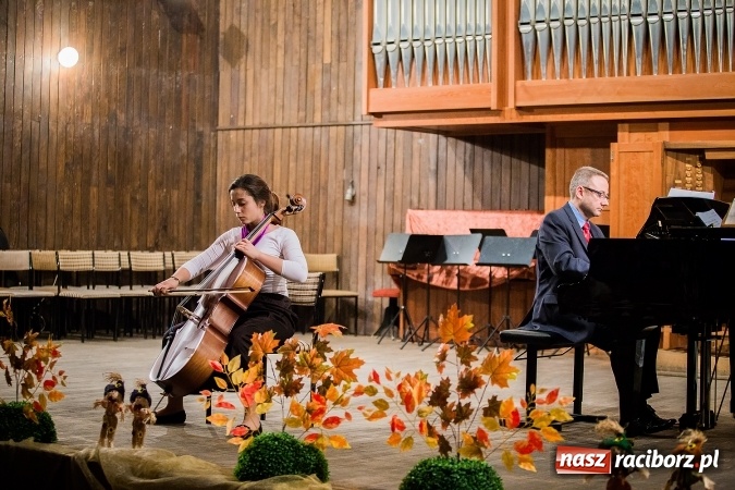 Zdjęcie w galerii na portalu naszraciborz.pl: Koncert Muzyki Polskiej w szkole muzycznej wiadomości z regionu