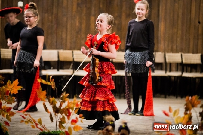 Zdjęcie w galerii na portalu naszraciborz.pl: Koncert Muzyki Polskiej w szkole muzycznej wiadomości z regionu