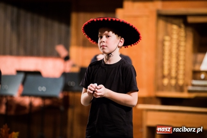 Zdjęcie w galerii na portalu naszraciborz.pl: Koncert Muzyki Polskiej w szkole muzycznej wiadomości z regionu