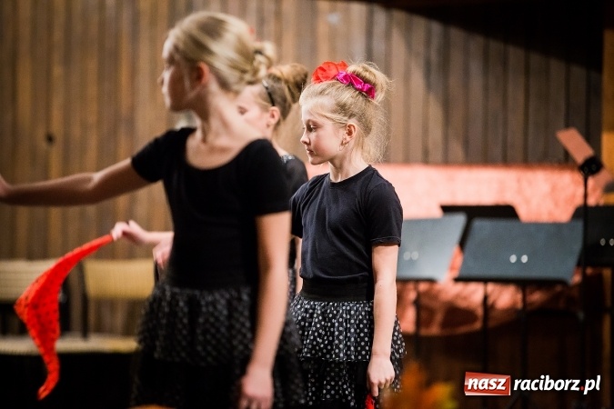Zdjęcie w galerii na portalu naszraciborz.pl: Koncert Muzyki Polskiej w szkole muzycznej wiadomości z regionu