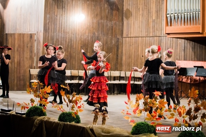 Zdjęcie w galerii na portalu naszraciborz.pl: Koncert Muzyki Polskiej w szkole muzycznej wiadomości z regionu