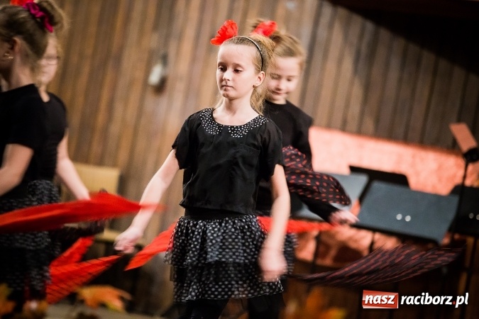 Zdjęcie w galerii na portalu naszraciborz.pl: Koncert Muzyki Polskiej w szkole muzycznej wiadomości z regionu