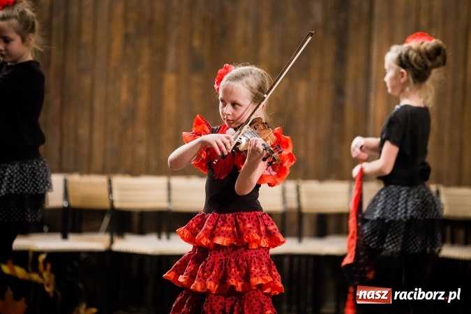 Zdjęcie w galerii na portalu naszraciborz.pl: Koncert Muzyki Polskiej w szkole muzycznej wiadomości z regionu