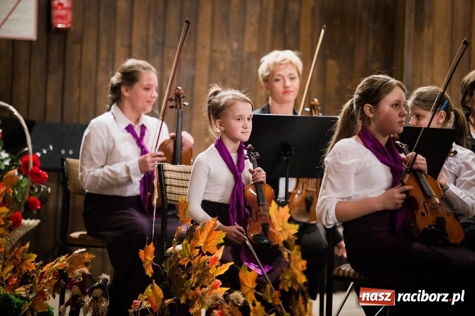 Zdjęcie w galerii na portalu naszraciborz.pl: Koncert Muzyki Polskiej w szkole muzycznej wiadomości z regionu
