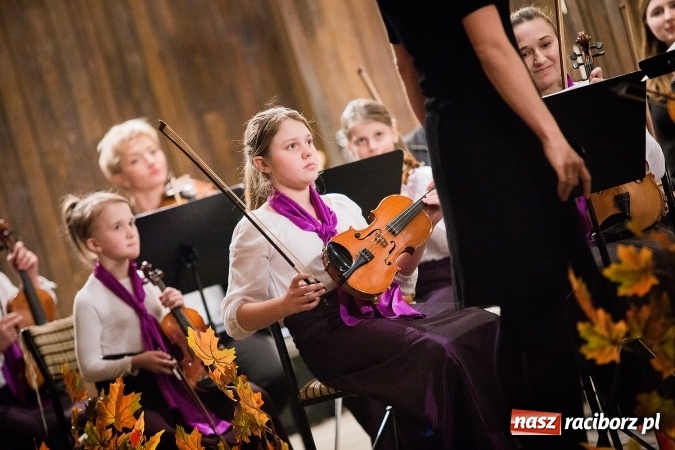 Zdjęcie w galerii na portalu naszraciborz.pl: Koncert Muzyki Polskiej w szkole muzycznej wiadomości z regionu