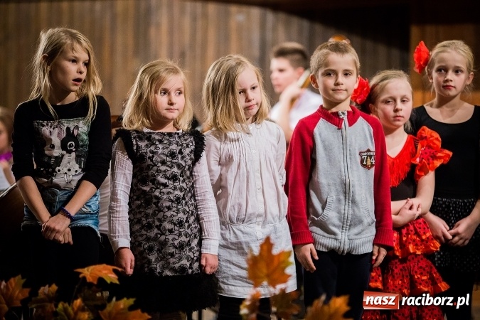 Zdjęcie w galerii na portalu naszraciborz.pl: Koncert Muzyki Polskiej w szkole muzycznej wiadomości z regionu