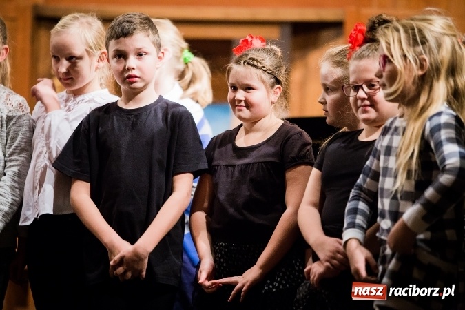 Zdjęcie w galerii na portalu naszraciborz.pl: Koncert Muzyki Polskiej w szkole muzycznej wiadomości z regionu