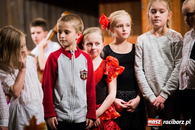 Zdjęcie w galerii na portalu naszraciborz.pl: Koncert Muzyki Polskiej w szkole muzycznej wiadomości z regionu
