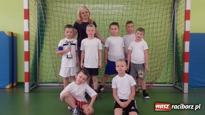 Zdjęcie w galerii na portalu naszraciborz.pl: Puchar Tymbarku: Grzegorzowice lepsze od Pawłowa w finale powiatowym wiadomości z regionu