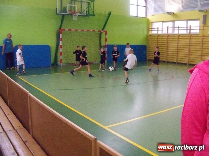 Zdjęcie w galerii na portalu naszraciborz.pl: Puchar Tymbarku: Grzegorzowice lepsze od Pawłowa w finale powiatowym wiadomości z regionu