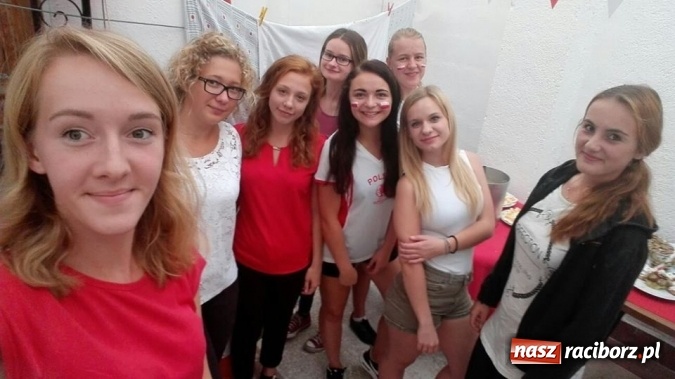 Zdjęcie w galerii na portalu naszraciborz.pl: Raciborzanie w Hiszpanii – Kochamy Polskę!  wiadomości z regionu